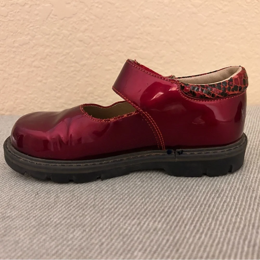 Elefanten Girls Red Patent Leather Mary Jane Shoes  Sz US 27 W (10 T)